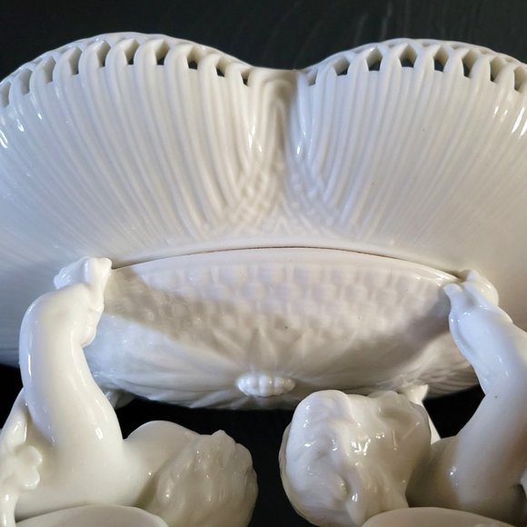 Vintage Porcelain Centerpiece Bowl, Pedestal Bowl with Putti / Cherubs - Picture 3 of 9